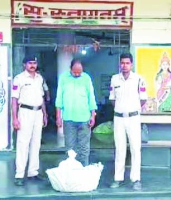 अवैध शराब संग  आरोपी पकड़ाया