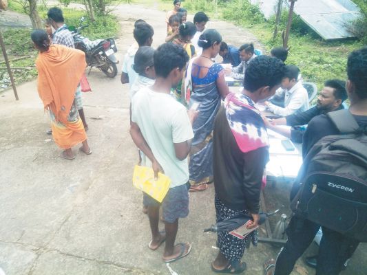 सैकड़ों ग्रामीणों को शिविर में मिला लाभ
