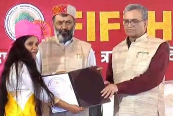 दीक्षांत समारोह में शहर की अनामिका पुरस्कृत