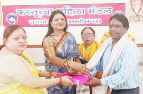 साहित्यकार कोशा का सम्मान