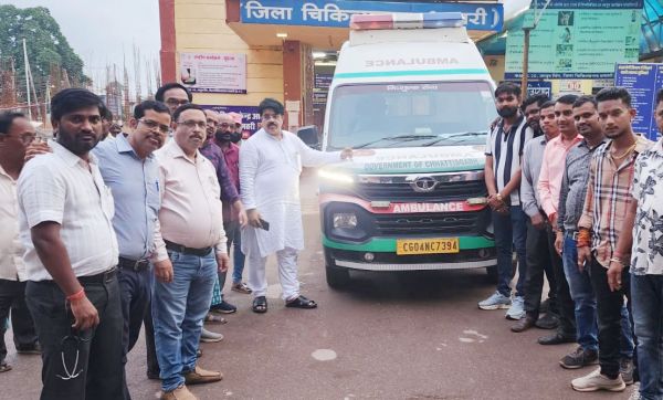 स्वास्थ्य मंत्री की घोषणा के 24 घंटे में एंबुलेंस पहुंची धमतरी