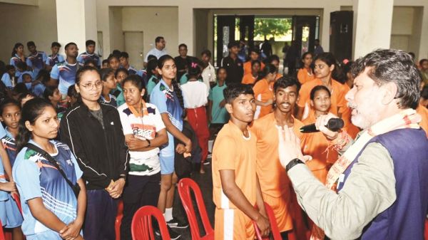 जीवन में खेल का विशेष महत्व है, पढ़ाई के साथ खेलकूद भी जरूरी- सांसद