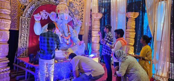 गणेश पंडाल में दंतेश्वरी मंदिर की झलक