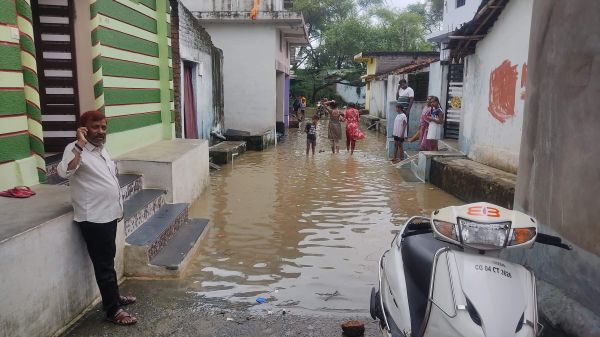 महानदी के तटवर्ती क्षेत्र जलमग्न