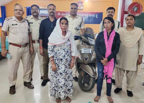 नशीली इंजेक्शन संग  मां-बेटी गिरफ्तार
