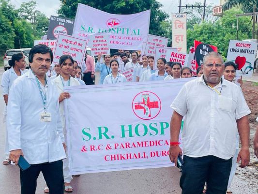 कोलकाता घटना के विरोध में शांतिपूर्ण रैली निकाली, राष्ट्रपति के नाम ज्ञापन 