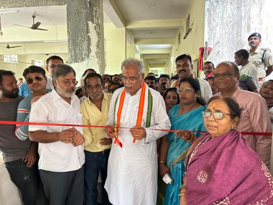 पूर्व सीएम बघेल ने किया नवनिर्मित भवन का लोकार्पण