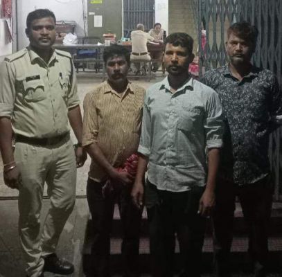 शराब संग 4 आरोपी पकड़ाए