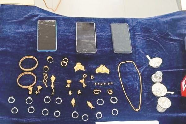 सूने मकान से जेवरात चुराने वाले दो पकड़ाए