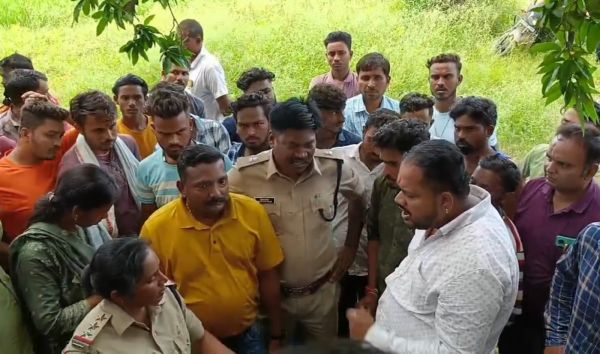 महिला की हत्या के संदेही की संदेहास्पद मौत