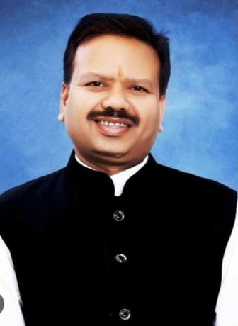 भाजपा ने गौठानों को बंद कर गौ वंशों को लाया सडक़ पर- विनोद