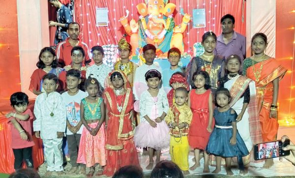 गणेश पंडाल में फैंसी डे्रस स्पर्धा, अभि प्रथम-मृदुल द्वितीय