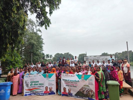 10वीं वर्षगांठ: स्वच्छता ही सेवा थीम पर निगम ने सेंचुरी गार्डन में किया श्रमदान
