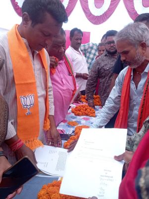 कॉलोनाइजर के कब्जे से भूमि मुक्त करा श्मशान घाट निर्माण की मांग