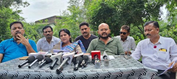 सरकारी संरक्षण में चल रहा अवैध शराब  का कारोबार-कांग्रेस