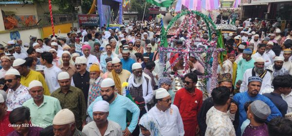 ईद मिलादुन्नबी पर निकला भव्य जुलूस