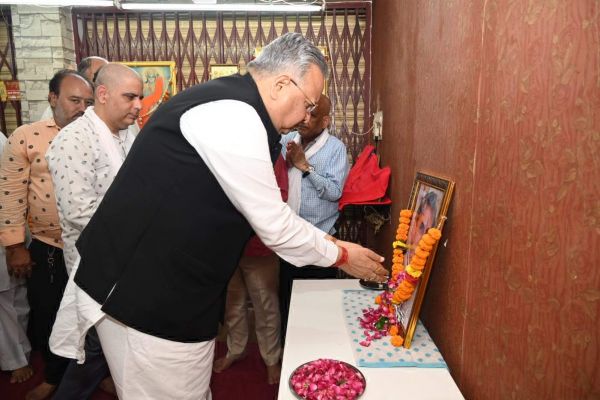 शोक संतप्त परिवारों से विस अध्यक्ष रमन ने की मुलाकात