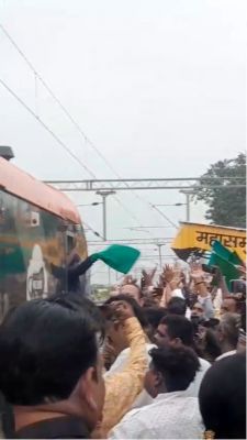 VIDEO: वंदे भारत एक्सप्रेस का स्टॉपेज महासमुन्द में