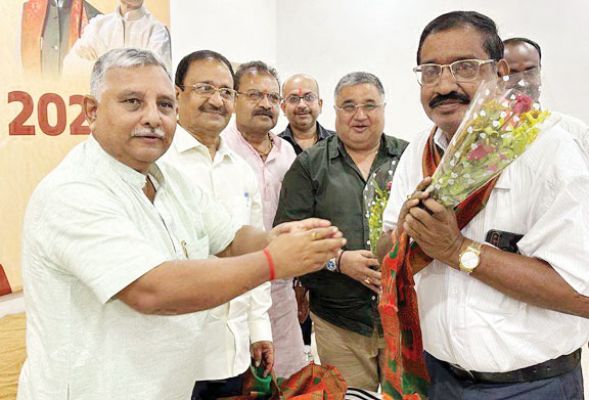 भाजपा का एक कार्यकर्ता कांग्रेस के पचास कार्यकर्ता के बराबर- राजा पांडेय