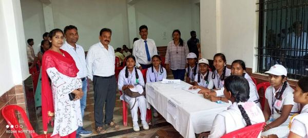 चिकित्सा सेवा शिविर में जूनियर रेडक्रॉस टीम ने की मदद