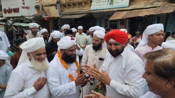 ईद मिलादुन्नबी पर शांतिपूर्वक जुलूस निकाली