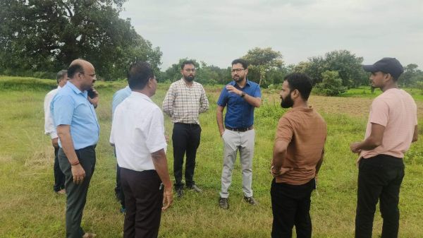  कलेक्टर ने डिजिटल फसल सर्वे का किया निरीक्षण 