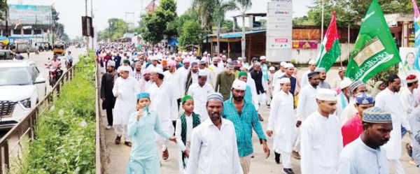 ईद मिलादुन्नबी पर निकाला जुलूस