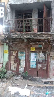 विसर्जन झांकी रूट के जर्जर  भवनों के नीचे खड़े ना हों     
