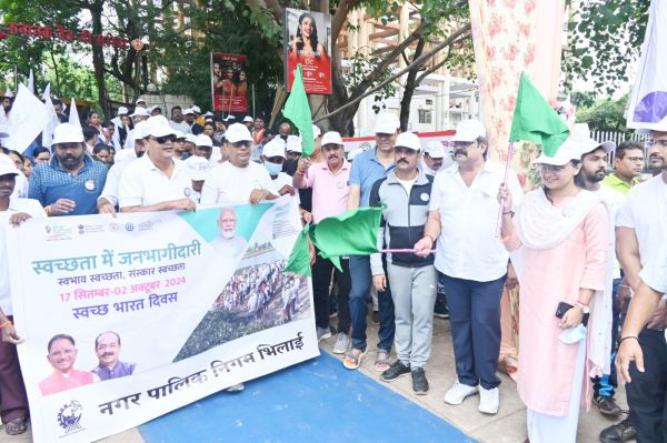 स्वच्छता ही सेवा पखवाड़े की शुरुआत भेलवा तालाब नेहरू नगर से 