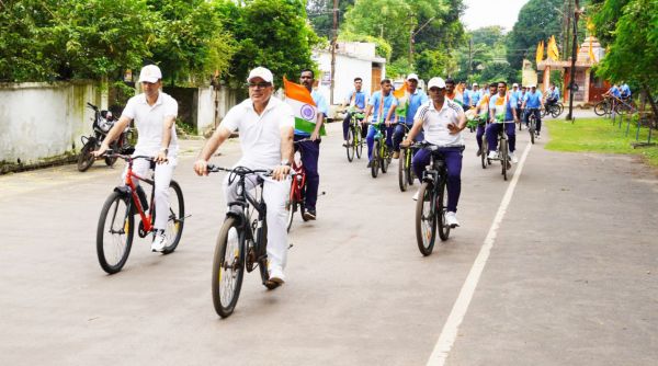 स्वच्छता का संदेश देने बीएसएफ ने निकाली साइकिल रैली
