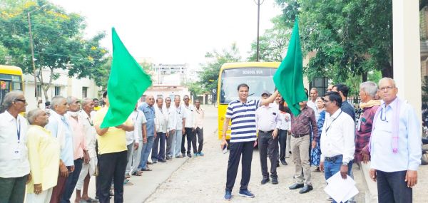 93 श्रद्धालु काशी विश्वनाथ व अयोध्या दर्शन के लिए रवाना
