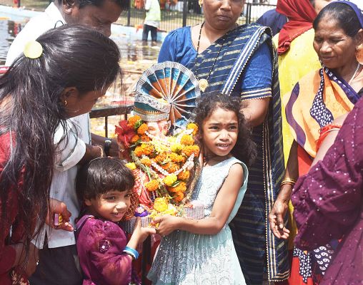 दोपहर तक 5412 छोटी, 753 बड़ी मूर्तियों का विसर्जन