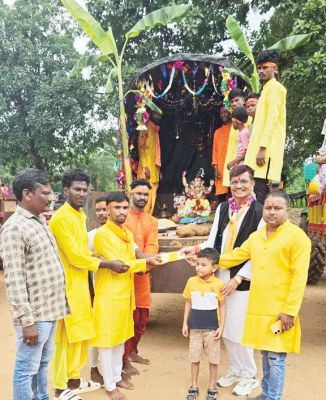 शोभायात्रा निकाल गणेश विसर्जन