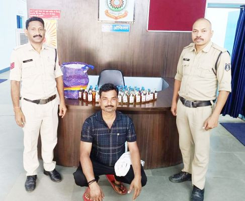 अवैध शराब रखने-बेचने के  मामले में ढाबा मालिक गिरफ्तार
