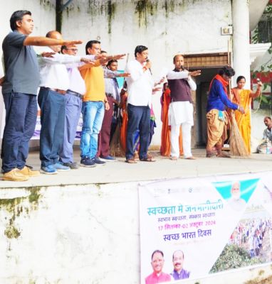 नपं अध्यक्ष ने स्वच्छता के लिए नागरिकों को दिलाई शपथ