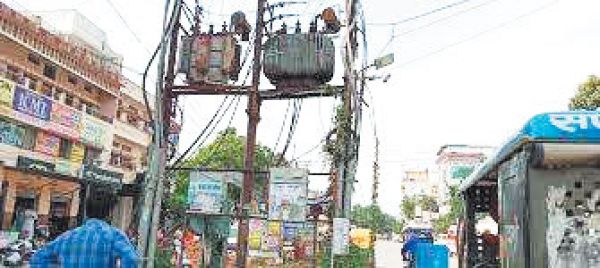 लो वोल्टेज-अघोषित बिजली कटौती