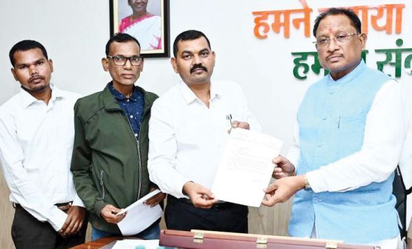 आरक्षण रोस्टर का पालन करने की मांग, सीएम से चर्चा, दिया आश्वासन
