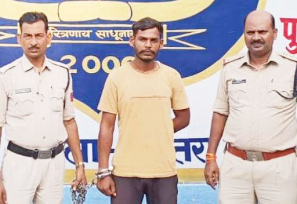 पुरानी रंजिश, युवक पर चाकू से हमला  