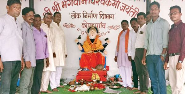 लोनिवि में भगवान गणेश व विश्वकर्मा की पूजा-अर्चना