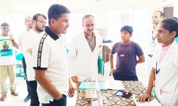 सिम्स में महिला की मौत पर हंगामा, कलेक्टर ने 3 दिन में मांगी रिपोर्ट, कड़ी कार्रवाई का भरोसा दिलाया