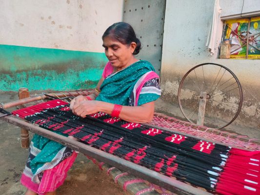 अब फिरेंगे बुनकरों के दिन