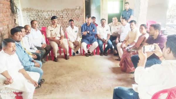 छरछेद में मृतक परिवार से मिले विधायक, कड़ी कार्रवाई का दिलाया भरोसा
