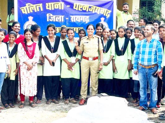 कॉलेज छात्रों को साइबर व महिला सुरक्षा के दिए टिप्स