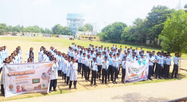 स्कूली बच्चों ने स्वच्छता से जुड़ हाथ धुलाई व स्वच्छता अपनाने ली शपथ