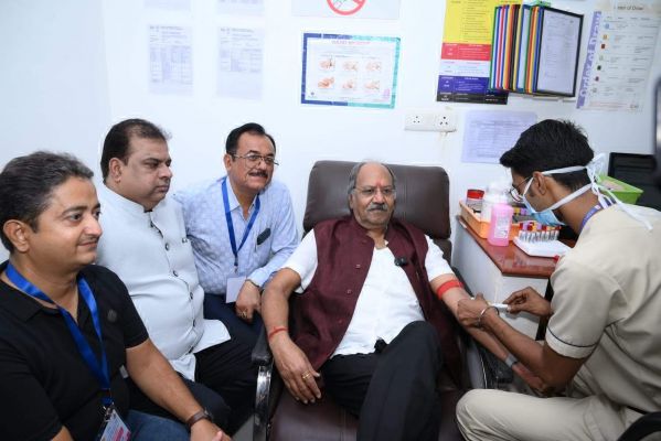 सिंधी काउंसिल के निशुल्क शिविर  में 1016 लोगों ने कराया जांच 