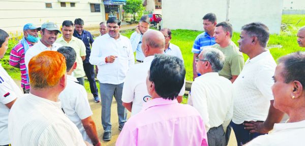विधायक ने लिया सीसी रोड का जायजा