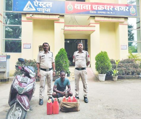 स्कूटी पर शराब परिवहन, आरोपी गिरफ्तार 
