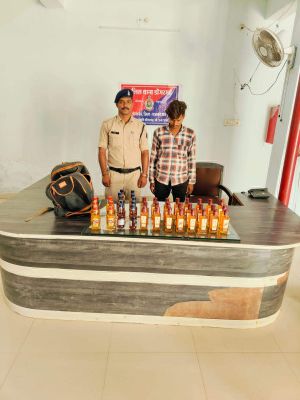 अंतरराज्यीय शराब तस्कर डोंगरगढ़ में गिरफ्तार