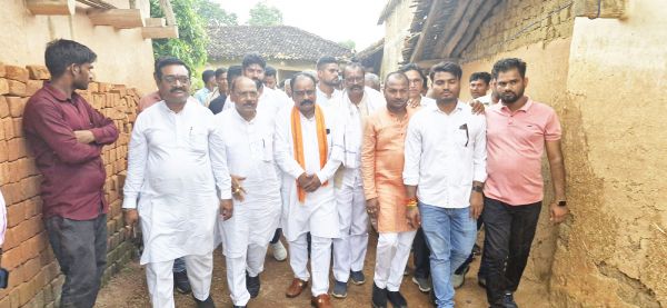 सामाजिक जांच टीम पहुंची लोहारीडीह