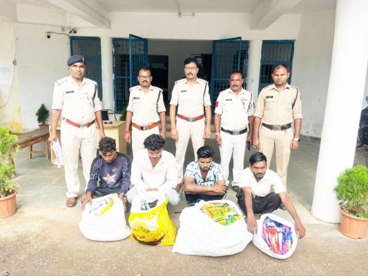 किराना दुकान में चोरी करने वाले 4 आरोपी गिरफ्तार